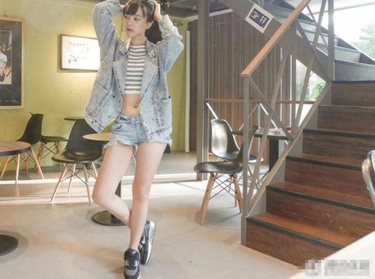 史上最清纯的LOL女神私照被疯传